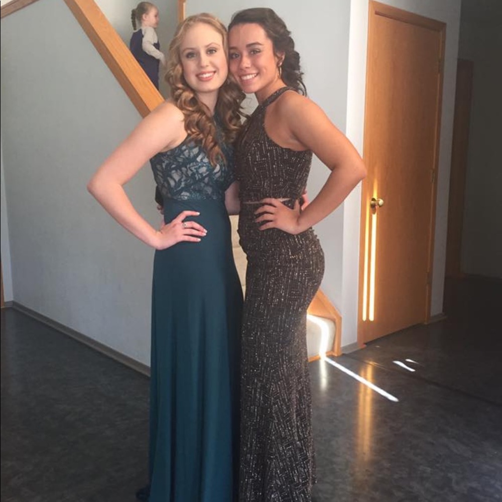 Prom / hoco - Picture 3 of 5